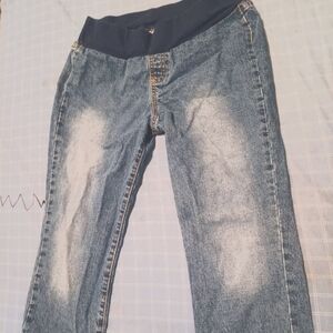 Maternity capri jeans